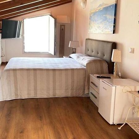 Emma'S House Apartment Sorrento Bagian luar foto